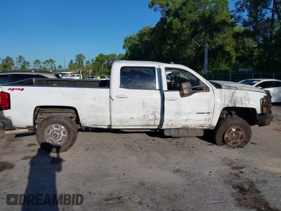 ✅ 2018 Chevrolet Silverado 2500HD LT • VIN: 1GC1KVEY7JF242793 • Лот: 43004192. Опубликован ранее на IAAI с пробегом Не указан. Бесплатный доступ к архиву аукционных продаж из США и подробный отчёт об истории автомобиля на DreamBid. Изображение 13.