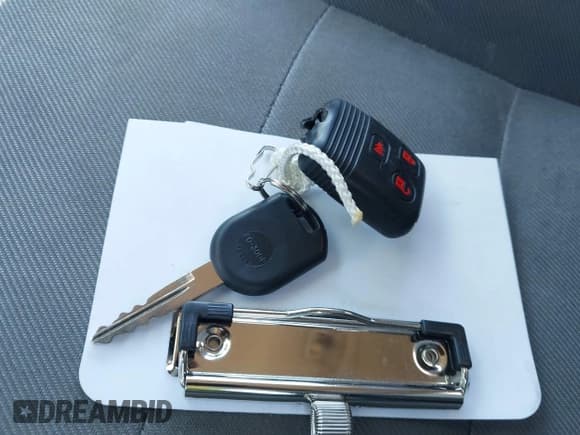 ✅ 2006 Ford Escape XLS • VIN: 1FMYU02Z76KB33799 • Lot: 43920217. Listed on IAAI with 171,864 mi. Free auction sales archive from the USA and detailed vehicle history report at DreamBid. Image 11.