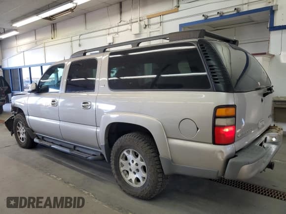 ✅ 2005 Chevrolet Suburban LS • VIN: 3GNFK16ZX5G196927 • Lot: 89928155. Listed on Copart with 224,201 mi. Free auction sales archive from the USA and detailed vehicle history report at DreamBid. Image 2.