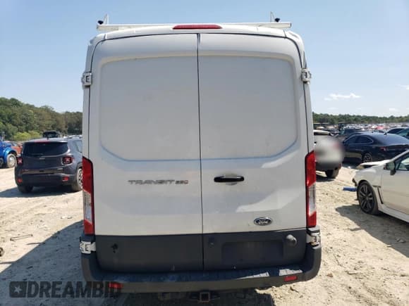 ✅ 2017 Ford Transit • VIN: 1FTYR2CM2HKB53143 • Лот: 85592835. Опубликован ранее на Copart с пробегом 217 822 миль. Бесплатный доступ к архиву аукционных продаж из США и подробный отчёт об истории автомобиля на DreamBid. Изображение 6.