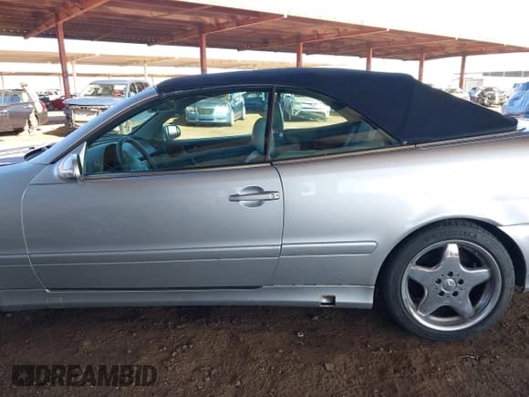 ✅ 2001 Mercedes-Benz CLK 320/430 • VIN: WDBLK65G01T070077 • Lot: 43783188. Wystawiony na IAAI z przebiegiem 151 353 mil. Bezpłatny archiwum sprzedaży aukcyjnych z USA i szczegółowy raport historii pojazdu na DreamBid. Zdjęcie 15.