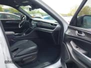 ✅ 2022 Jeep Grand Cherokee Altitude • VIN: 1C4RJKAG2N8553883 • Lot: 42178861. Wystawiony na IAAI z przebiegiem 37 635 mil. Bezpłatny archiwum sprzedaży aukcyjnych z USA i szczegółowy raport historii pojazdu na DreamBid. Zdjęcie 5.