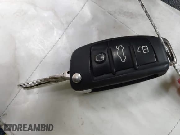 ✅ 2007 Audi A4 2.0T • VIN: WAUAF78EX7A099679 • Lot: 43626683. Wystawiony na IAAI z przebiegiem 148 934 mil. Bezpłatny archiwum sprzedaży aukcyjnych z USA i szczegółowy raport historii pojazdu na DreamBid. Zdjęcie 11.