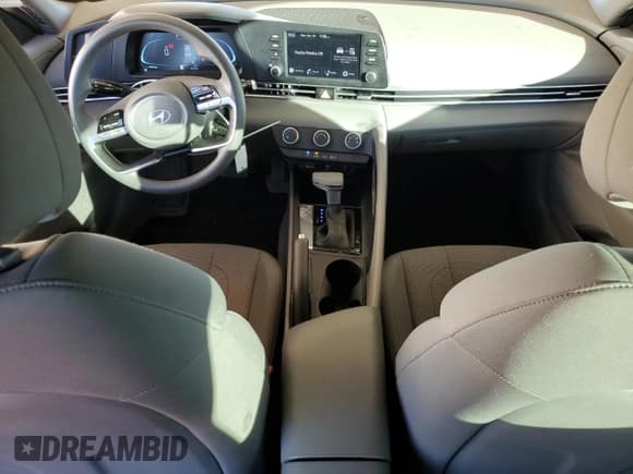 ✅ 2024 Hyundai Elantra SE • VIN: KMHLL4DG6RU742780 • Лот: 87089925. Опубликован ранее на Copart с пробегом 93 163 миль. Бесплатный доступ к архиву аукционных продаж из США и подробный отчёт об истории автомобиля на DreamBid. Изображение 8.