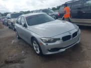 ✅ 2012 BMW 3 Series 328i • VIN: WBA3A5G59CNP15839 • Лот: 42132524. Опубликован ранее на IAAI с пробегом 165 462 миль. Бесплатный доступ к архиву аукционных продаж из США и подробный отчёт об истории автомобиля на DreamBid. Изображение 1.