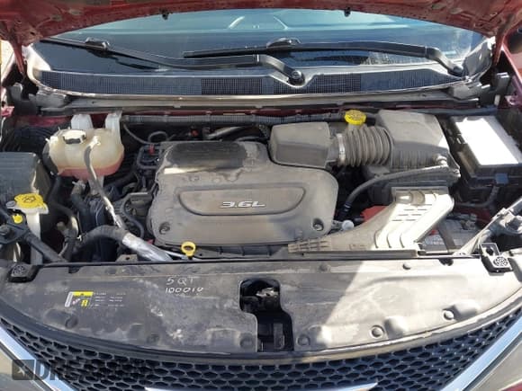 ✅ 2017 Chrysler Pacifica Touring • VIN: 2C4RC1DG3HR565288 • Lot: 42215711. Wystawiony na IAAI z przebiegiem 99 159 mil. Bezpłatny archiwum sprzedaży aukcyjnych z USA i szczegółowy raport historii pojazdu na DreamBid. Zdjęcie 10.