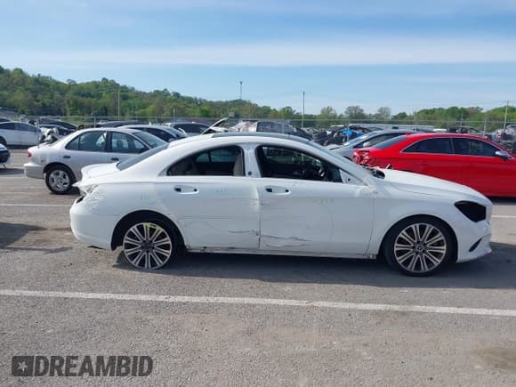 ✅ 2019 Mercedes-Benz CLA 250 • VIN: WDDSJ4GB9KN743255 • Lot: 42080248. Wystawiony na IAAI z przebiegiem 88 533 mil. Bezpłatny archiwum sprzedaży aukcyjnych z USA i szczegółowy raport historii pojazdu na DreamBid. Zdjęcie 14.