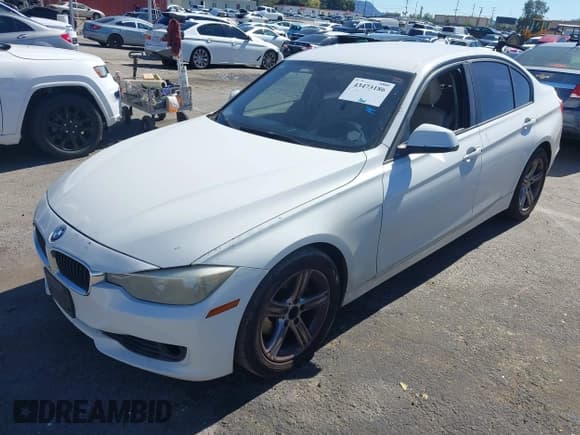 ✅ 2013 BMW 3 Series 328i • VIN: WBA3A5C56DF353437 • Lot: 43473186. Wystawiony na IAAI z przebiegiem 164 881 mil. Bezpłatny archiwum sprzedaży aukcyjnych z USA i szczegółowy raport historii pojazdu na DreamBid. Zdjęcie 2.