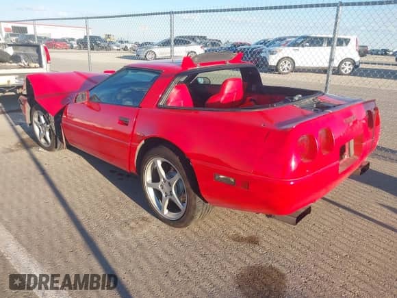 1995 Chevrolet Corvette z VIN 1G1YY22P4S5115975, wystawiony jako IAAI lot #43364512 z przebiegiem 150 676 mil mil oraz . Historia ofert i sprzedaży dostępna na DreamBid. Obrazek 3.