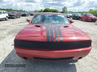 ✅ 2010 Dodge Challenger SE • VIN: 2B3CJ4DV1AH265404 • Lot: 56888724. Wystawiony na Copart z przebiegiem Nie podano. Bezpłatny archiwum sprzedaży aukcyjnych z USA i szczegółowy raport historii pojazdu na DreamBid. Zdjęcie 5.