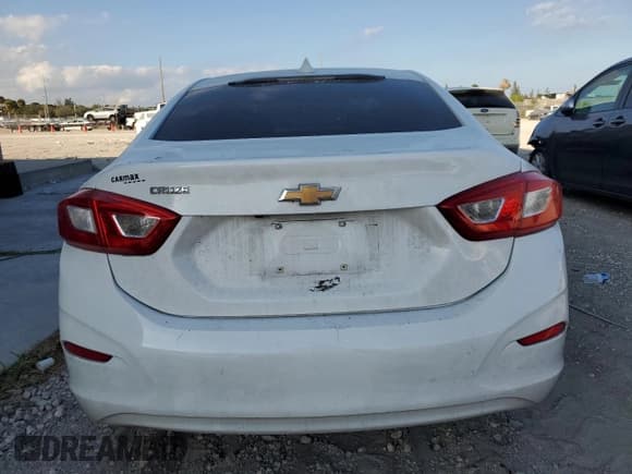 ✅ 2017 Chevrolet Cruze LT • VIN: 1G1BE5SMXH7228784 • Lot: 39724783. Listed on Copart with 80,039 mi. Free auction sales archive from the USA and detailed vehicle history report at DreamBid. Image 6.