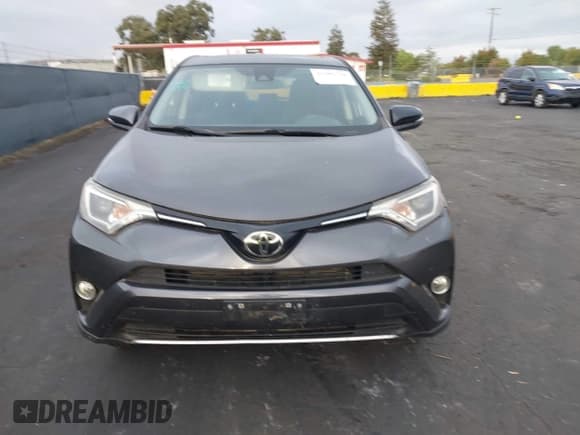 ✅ 2018 Toyota RAV4 XLE • VIN: JTMRFREV5JJ241482 • Лот: 43486718. Опубликован ранее на IAAI с пробегом 34 423 миль. Бесплатный доступ к архиву аукционных продаж из США и подробный отчёт об истории автомобиля на DreamBid. Изображение 13.