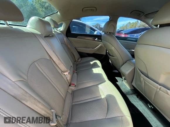 ✅ 2015 Hyundai Sonata Sport • VIN: 5NPE34AF5FH021249 • Lot: 92726805. Listed on Copart with 140,395 mi. Free auction sales archive from the USA and detailed vehicle history report at DreamBid. Image 6.