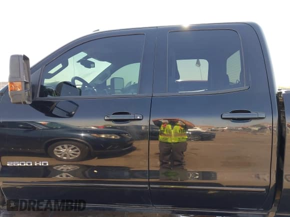 ✅ 2015 Chevrolet Silverado 2500HD LT • VIN: 1GC2KVEG2FZ548656 • Lot: 42496634. Wystawiony na IAAI z przebiegiem 248 812 mil. Bezpłatny archiwum sprzedaży aukcyjnych z USA i szczegółowy raport historii pojazdu na DreamBid. Zdjęcie 15.