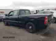 2005 Chevrolet Silverado 1500 LS z VIN 2GCEC19T051174209, wystawiony jako Copart lot #71969214 z przebiegiem 199 192 mil mil oraz Szkoda całkowita • Salvage title. Historia ofert i sprzedaży dostępna na DreamBid. Obrazek 2.
