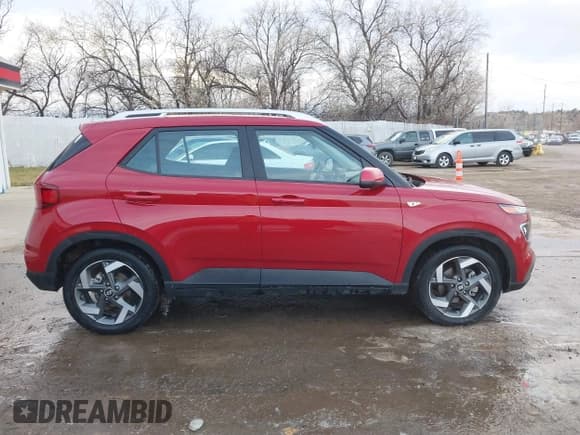 ✅ 2023 Hyundai Venue SEL • VIN: KMHRC8A35PU220898 • Lot: 40873887. Listed on IAAI with 24,994 mi. Free auction sales archive from the USA and detailed vehicle history report at DreamBid. Image 13.