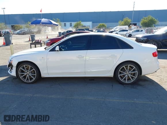 ✅ 2016 Audi A4 Premium • VIN: WAUBFAFL2GN016564 • Lot: 43483173. Listed on IAAI with 87,694 mi. Free auction sales archive from the USA and detailed vehicle history report at DreamBid. Image 14.