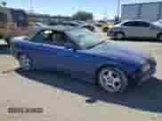 1998 BMW 3 Series 323i z VIN WBABJ7321WEA16988, wystawiony jako Copart lot #73016994 z przebiegiem 146 818 mil mil oraz Szkoda całkowita • Salvage title. Historia ofert i sprzedaży dostępna na DreamBid. Obrazek 4.