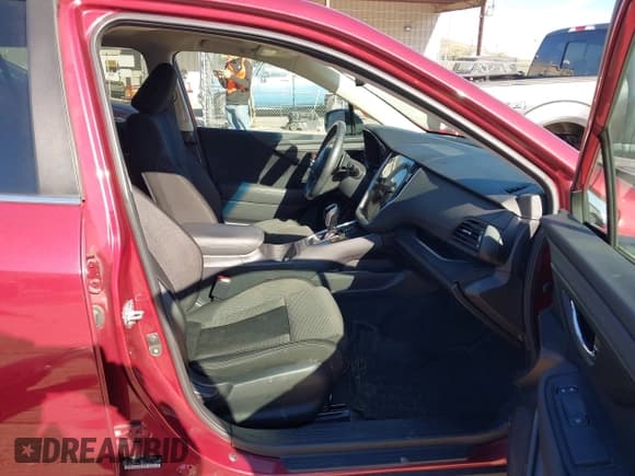 ✅ 2021 Subaru Outback Premium • VIN: 4S4BTAFC3M3202516 • Lot: 43578859. Wystawiony na IAAI z przebiegiem 81 068 mil. Bezpłatny archiwum sprzedaży aukcyjnych z USA i szczegółowy raport historii pojazdu na DreamBid. Zdjęcie 5.