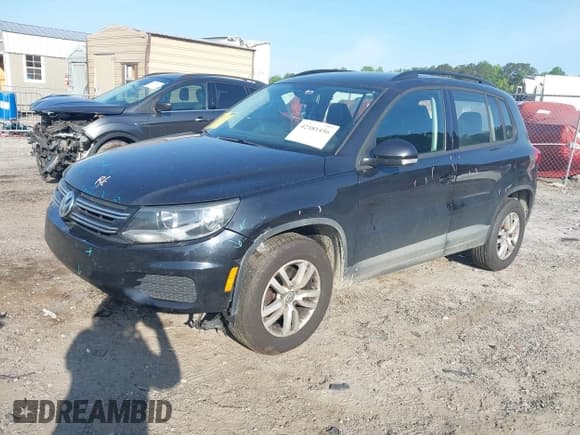 ✅ 2017 Volkswagen Tiguan S • VIN: WVGBV7AX1HK000177 • Lot: 42181456. Listed on IAAI with 179,396 mi. Free auction sales archive from the USA and detailed vehicle history report at DreamBid. Image 17.
