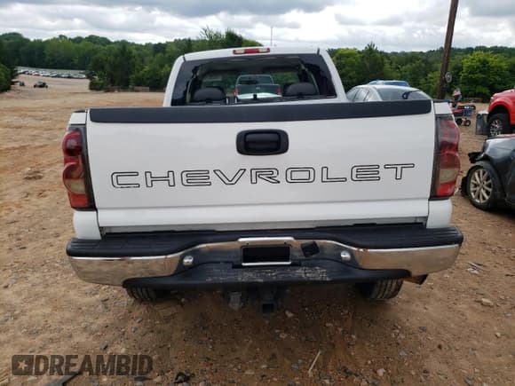 ✅ 2006 Chevrolet Silverado 2500HD Work Truck • VIN: 1GCHK29U76E204899 • Lot: 58864745. Wystawiony na Copart z przebiegiem Nie podano. Bezpłatny archiwum sprzedaży aukcyjnych z USA i szczegółowy raport historii pojazdu na DreamBid. Zdjęcie 6.