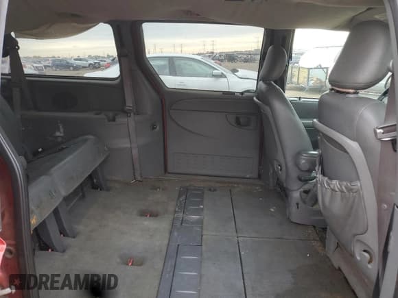 ✅ 2005 Dodge Caravan SXT • VIN: 2D8GP44L05R162683 • Lot: 86262875. Wystawiony na Copart z przebiegiem 256 452 mil. Bezpłatny archiwum sprzedaży aukcyjnych z USA i szczegółowy raport historii pojazdu na DreamBid. Zdjęcie 11.