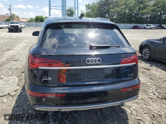 ✅ 2021 Audi Q5 Premium • VIN: WA1AAAFY9M2003648 • Lot: 61193245. Listed on Copart with 38,211 mi. Free auction sales archive from the USA and detailed vehicle history report at DreamBid. Image 6.