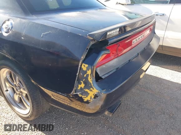 ✅ 2012 Dodge Challenger R/T Classic • VIN: 2C3CDYBT8CH158324 • Lot: 43567281. Wystawiony na IAAI z przebiegiem 146 358 mil. Bezpłatny archiwum sprzedaży aukcyjnych z USA i szczegółowy raport historii pojazdu na DreamBid. Zdjęcie 6.