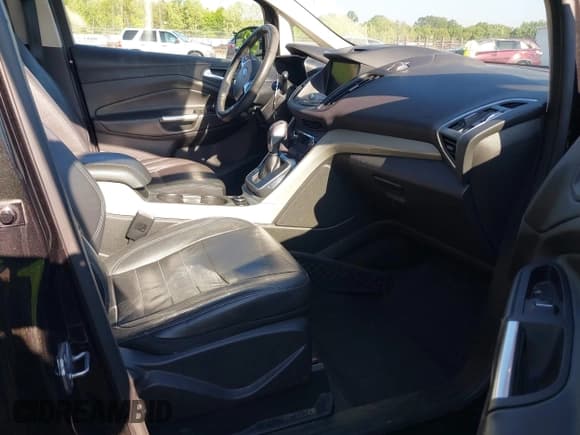 ✅ 2013 Ford C-Max SEL • VIN: 1FADP5CU2DL510935 • Lot: 42142613. Wystawiony na IAAI z przebiegiem 162 788 mil. Bezpłatny archiwum sprzedaży aukcyjnych z USA i szczegółowy raport historii pojazdu na DreamBid. Zdjęcie 5.