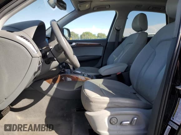 ✅ 2017 Audi Q5 Premium Plus • VIN: WA1L2AFP5HA008886 • Lot: 87372935. Wystawiony na Copart z przebiegiem 184 712 mil. Bezpłatny archiwum sprzedaży aukcyjnych z USA i szczegółowy raport historii pojazdu na DreamBid. Zdjęcie 7.