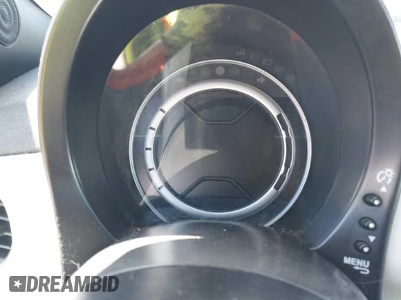 ✅ 2014 FIAT 500e • VIN: 3C3CFFGE3ET291138 • Lot: 42712724. Wystawiony na IAAI z przebiegiem 86 000 mil. Bezpłatny archiwum sprzedaży aukcyjnych z USA i szczegółowy raport historii pojazdu na DreamBid. Zdjęcie 14.