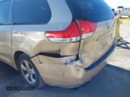 ✅ 2012 Toyota Sienna LE • VIN: 5TDKK3DC0CS229210 • Лот: 43570367. Опубликован ранее на IAAI с пробегом 107 219 миль. Бесплатный доступ к архиву аукционных продаж из США и подробный отчёт об истории автомобиля на DreamBid. Изображение 6.