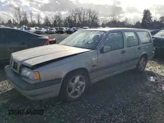 ✅ 1996 Volvo 850 • VIN: YV1LW5726T2228975 • Лот: 47834325. Опубликован ранее на Copart с пробегом 191 760 миль. Бесплатный доступ к архиву аукционных продаж из США и подробный отчёт об истории автомобиля на DreamBid. Изображение 1.