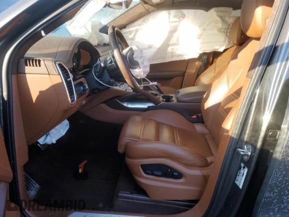 ✅ 2022 Porsche Cayenne Turbo • VIN: WP1AF2AY4NDA44262 • Lot: 41770395. Listed on Copart with 29,615 mi. Free auction sales archive from the USA and detailed vehicle history report at DreamBid. Image 7.