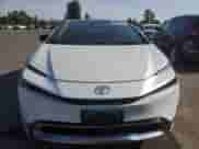 2025 Toyota Prius SE с VIN JTDACACU8S3041073, выставлен на аукционе Copart как лот 70349115 с пробегом 1 085 миль миль и Списание • Salvage title. История ставок и продаж доступна на DreamBid. Изображение 5.