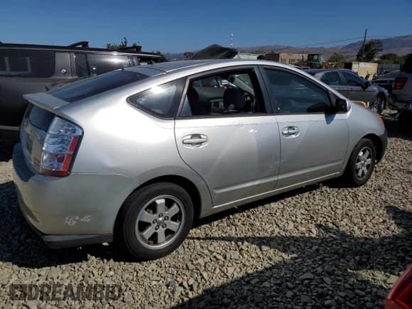 ✅ 2004 Toyota Prius • VIN: JTDKB20U940061497 • Lot: 81313135. Listed on Copart with 205,977 mi. Free auction sales archive from the USA and detailed vehicle history report at DreamBid. Image 3.
