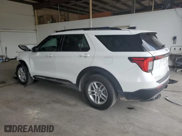 ✅ 2025 Ford Explorer Active • VIN: 1FMUK7DH9SGA42810 • Lot: 82742545. Wystawiony na Copart z przebiegiem 13 241 mil. Bezpłatny archiwum sprzedaży aukcyjnych z USA i szczegółowy raport historii pojazdu na DreamBid. Zdjęcie 2.