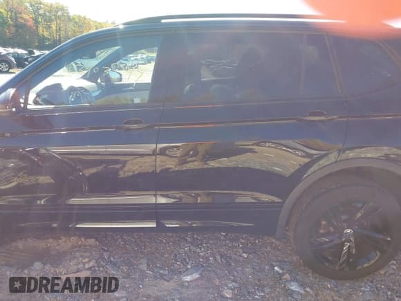 ✅ 2024 Volkswagen Tiguan SE R-Line Black • VIN: 3VV8B7AXXRM025274 • Лот: 43403547. Опубликован ранее на IAAI с пробегом 21 709 миль. Бесплатный доступ к архиву аукционных продаж из США и подробный отчёт об истории автомобиля на DreamBid. Изображение 14.