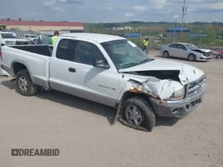 ✅ 1998 Dodge Dakota SLT • VIN: 1B7GG22X5WS560609 • Lot: 42146071. Wystawiony na IAAI z przebiegiem Nie podano. Bezpłatny archiwum sprzedaży aukcyjnych z USA i szczegółowy raport historii pojazdu na DreamBid. Zdjęcie 1.