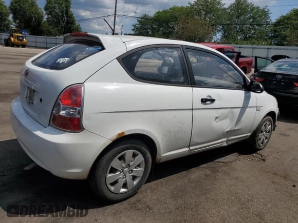 ✅ 2008 Hyundai Accent GS • VIN: KMHCM36C18U068165 • Лот: 67927555. Опубликован ранее на Copart с пробегом 150 340 миль. Бесплатный доступ к архиву аукционных продаж из США и подробный отчёт об истории автомобиля на DreamBid. Изображение 3.