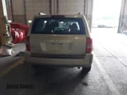 ✅ 2010 Jeep Patriot Sport • VIN: 1J4NF2GB9AD658282 • Lot: 43536970. Wystawiony na IAAI z przebiegiem 116 337 mil. Bezpłatny archiwum sprzedaży aukcyjnych z USA i szczegółowy raport historii pojazdu na DreamBid. Zdjęcie 16.