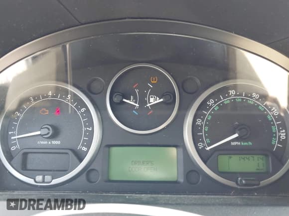 ✅ 2006 Land Rover LR3 HSE • VIN: SALAG25496A408533 • Lot: 43051588. Wystawiony na IAAI z przebiegiem 144 714 mil. Bezpłatny archiwum sprzedaży aukcyjnych z USA i szczegółowy raport historii pojazdu na DreamBid. Zdjęcie 7.