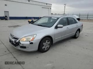 ✅ 2007 Honda Accord LX • VIN: JHMCM56487C004281 • Lot: 91715315. Listed on Copart with 228,494 mi. Free auction sales archive from the USA and detailed vehicle history report at DreamBid. Image 1.