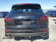 ✅ 2015 Porsche Cayenne Diesel • VIN: WP1AF2A2XFLA30711 • Lot: 85011025. Wystawiony na Copart z przebiegiem 115 197 mil. Bezpłatny archiwum sprzedaży aukcyjnych z USA i szczegółowy raport historii pojazdu na DreamBid. Zdjęcie 6.