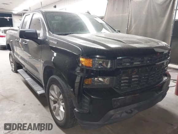 ✅ 2020 Chevrolet Silverado 1500 Custom • VIN: 1GCRWBEF0LZ247758 • Lot: 40836607. Wystawiony na IAAI z przebiegiem 83 727 mil. Bezpłatny archiwum sprzedaży aukcyjnych z USA i szczegółowy raport historii pojazdu na DreamBid. Zdjęcie 1.