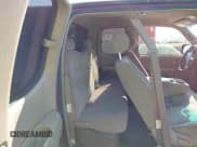 ✅ 2001 Toyota Tundra SR5 • VIN: 5TBBT44151S158559 • Lot: 43135874. Wystawiony na IAAI z przebiegiem 193 565 mil. Bezpłatny archiwum sprzedaży aukcyjnych z USA i szczegółowy raport historii pojazdu na DreamBid. Zdjęcie 8.