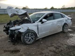 2023 Hyundai Sonata Blue z VIN KMHL24JJ8PA055480, wystawiony jako Copart lot #41536105 z przebiegiem 92 294 mil mil oraz Szkoda całkowita • Salvage title. Historia ofert i sprzedaży dostępna na DreamBid. Obrazek 1.