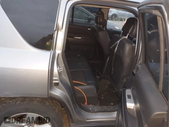 ✅ 2014 Jeep Compass Latitude • VIN: 1C4NJDEB5ED735075 • Lot: 43727060. Listed on IAAI with 167,279 mi. Free auction sales archive from the USA and detailed vehicle history report at DreamBid. Image 8.