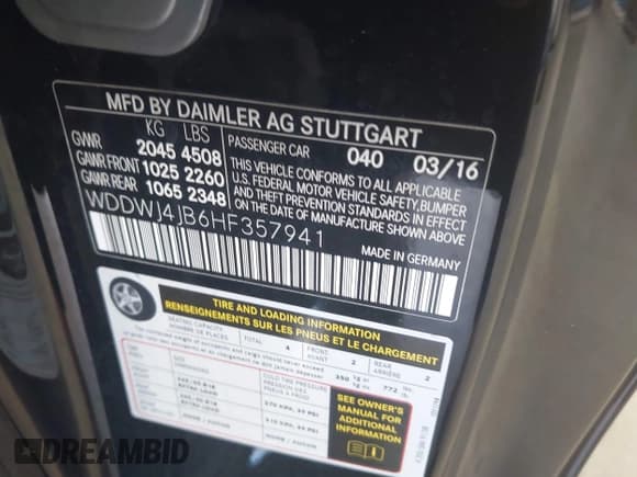 ✅ 2017 Mercedes-Benz C 300 • VIN: WDDWJ4JB6HF357941 • Lot: 42859210. Wystawiony na IAAI z przebiegiem 36 529 mil. Bezpłatny archiwum sprzedaży aukcyjnych z USA i szczegółowy raport historii pojazdu na DreamBid. Zdjęcie 9.