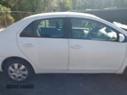 ✅ 2010 Toyota Yaris • VIN: JTDBT4K32A4072553 • Lot: 43350334. Wystawiony na IAAI z przebiegiem 173 280 mil. Bezpłatny archiwum sprzedaży aukcyjnych z USA i szczegółowy raport historii pojazdu na DreamBid. Zdjęcie 13.